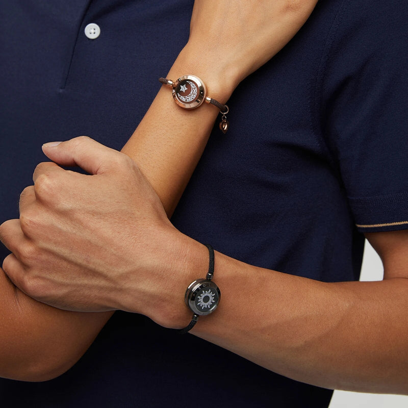 LovePulse Bands | Armbanden die oplichten en zoemen met liefde over kilometers!