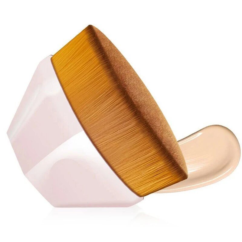 BeautyBrush | Krijg de kunst van een vlekkeloze foundation onder de knie met deze kwast!