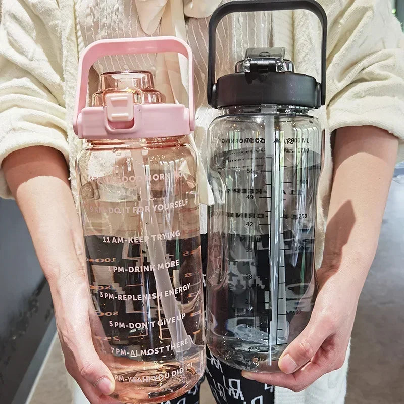 2L DRAAGBARE WATERFLES MET RIESTRAAL EN TIJDMARKERING VOOR SPORT & FITNESS