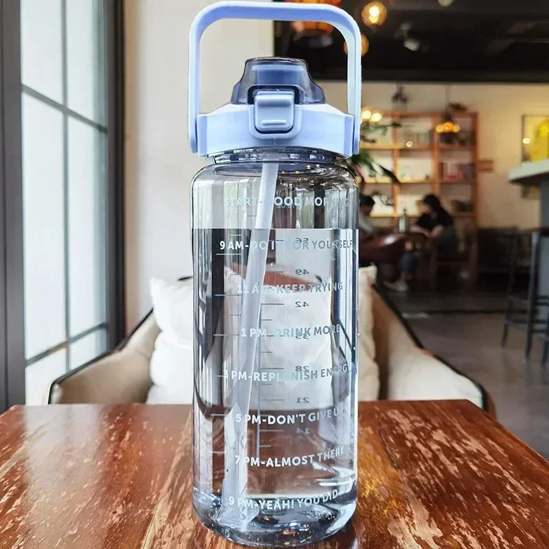 2L DRAAGBARE WATERFLES MET RIESTRAAL EN TIJDMARKERING VOOR SPORT & FITNESS