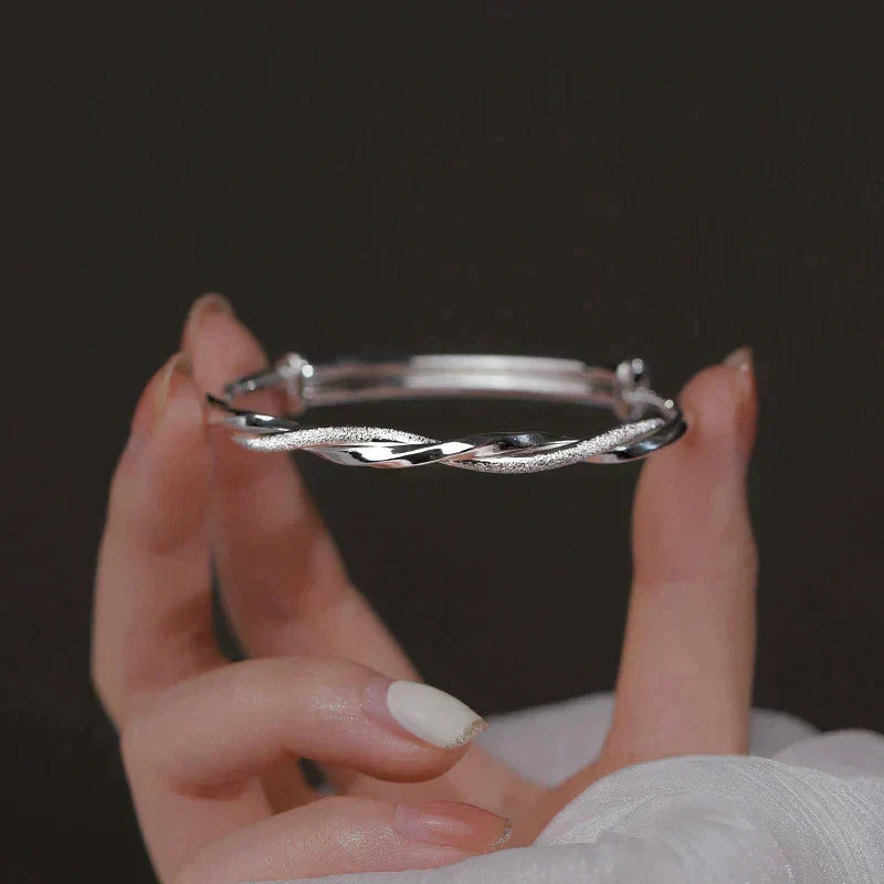 Gedraaide Zilveren Armband - Elegant en Verstelbaar Ontwerp