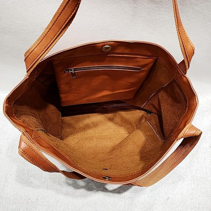 Elegante Leren Tas met Luxe en Vlekbestendige Binnenkant