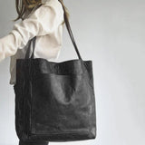 Elegante Leren Tas met Luxe en Vlekbestendige Binnenkant