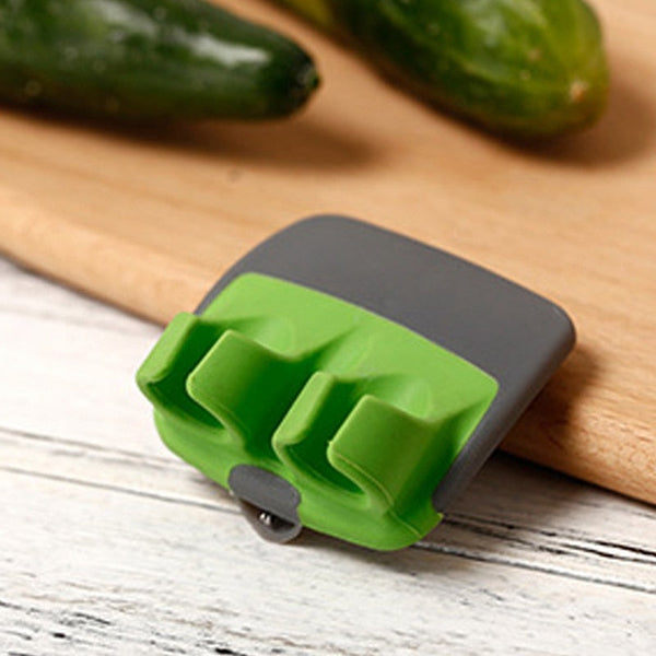 Beschermende Groenteschiller – FingerGuard