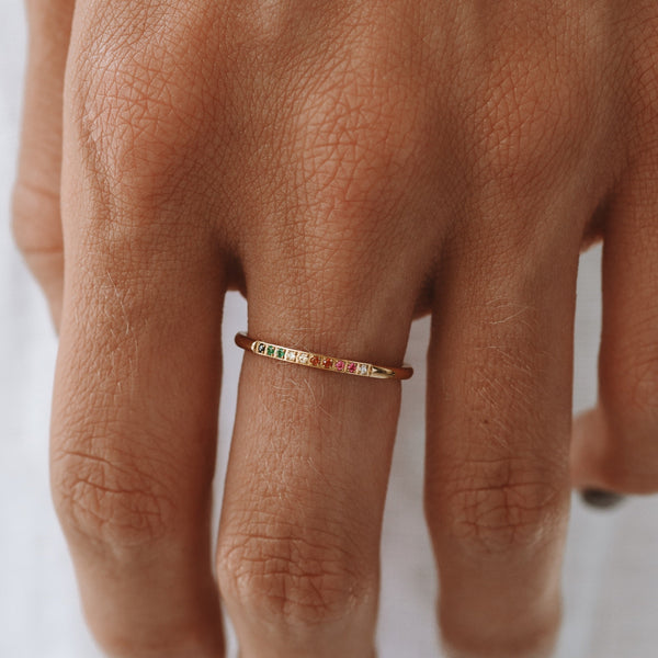 Gouden Ring met Kleurrijke Stenen – Solene