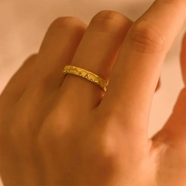 Stijlvolle Gouden Honigring – Sienna