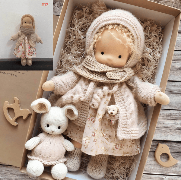 Handgemaakte Waldorf Knuffelpop – Poppi