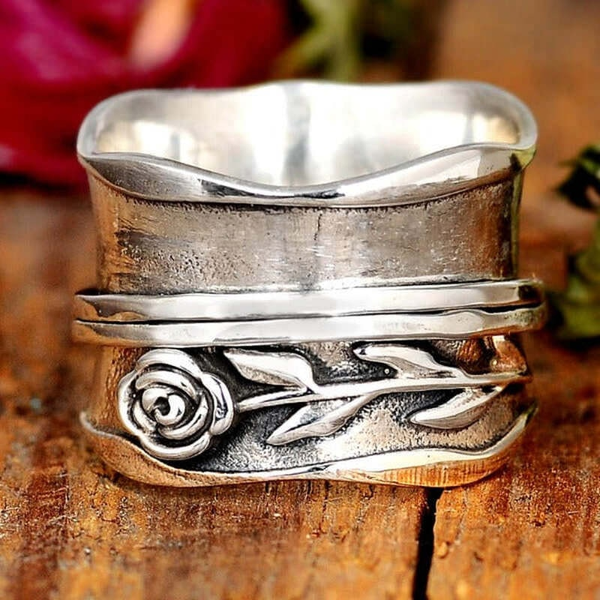 Handgemaakte zilveren ring met bloemenmotief - Paars