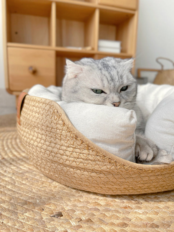 Handgemaakt, comfortabel kattenbed – LuxeSnooze
