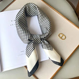 Faiha Zijde Sjaal | Luxe & Elegantie | Ruitenpatroon