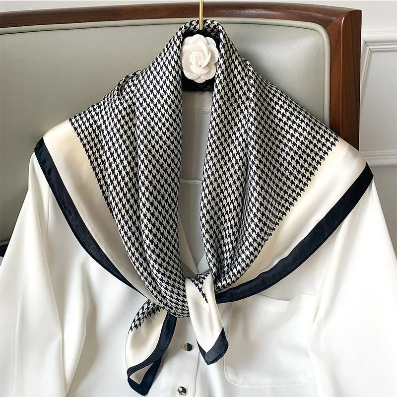Faiha Zijde Sjaal | Luxe & Elegantie | Ruitenpatroon