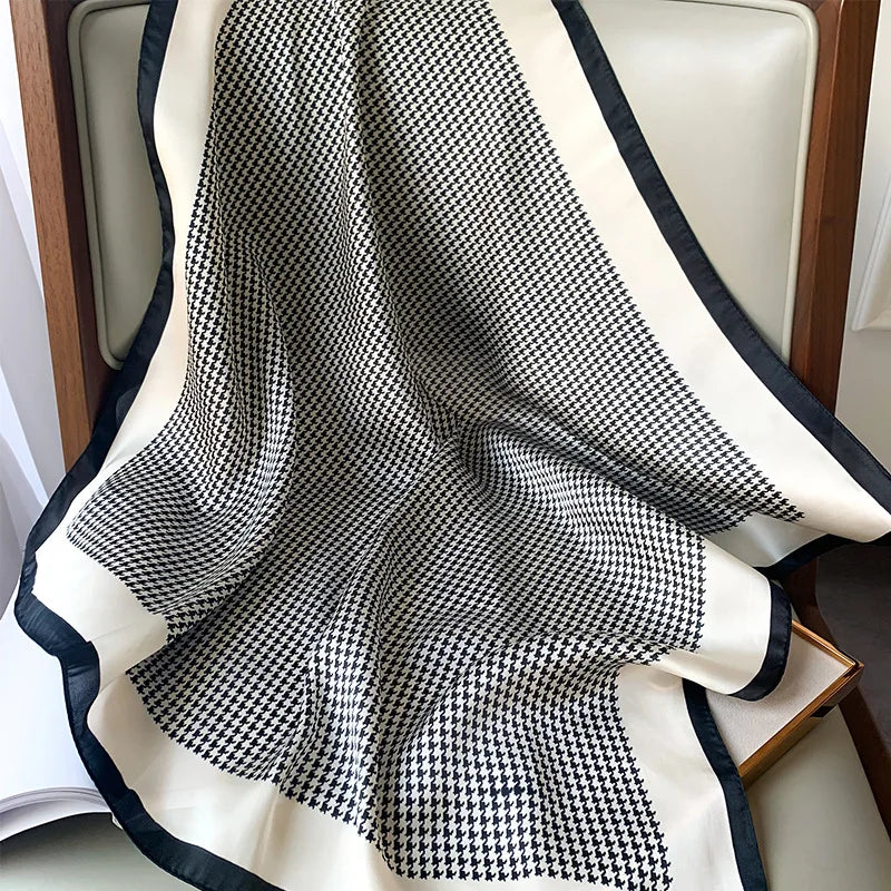 Faiha Zijde Sjaal | Luxe & Elegantie | Ruitenpatroon