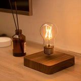 Zwevende Gloeilamp met Walnoot Houten Basis – LevitaLux