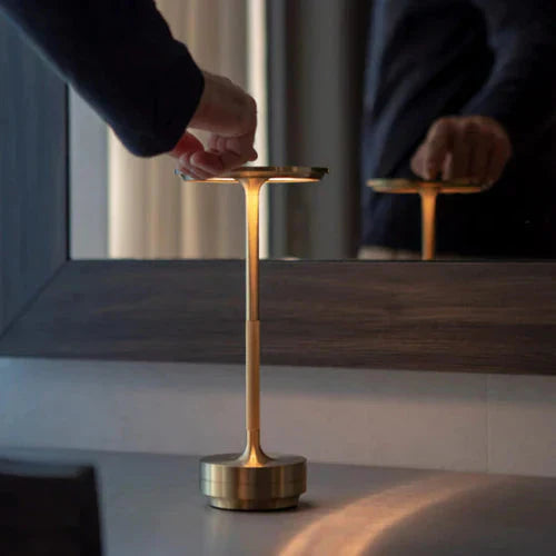 Draadloze USB Oplaadbare Design Tafellamp - GlowBeam