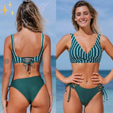 Alida Bikini Set met gebloemd onderstuk en wikkeltop met banden voor een heerlijk gevoel onder de zon