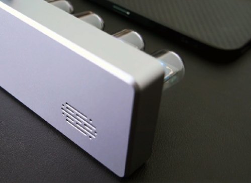 Vertikale LED Nixie Tafelklok – Chronix