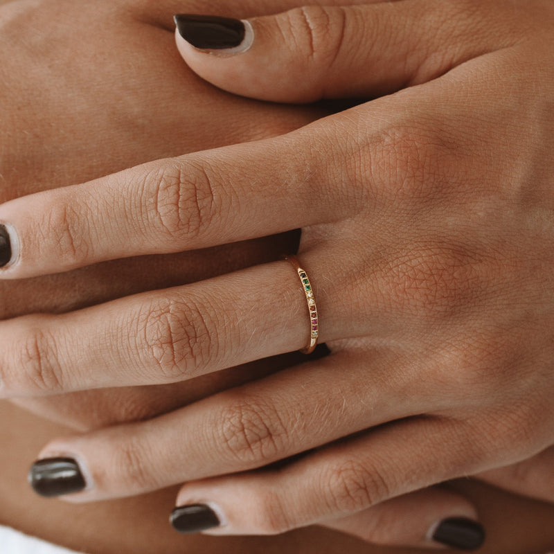 Gouden Ring met Kleurrijke Stenen – Solene