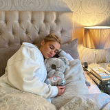 Rustgevend pluche knuffeldier met ademritme & slaapgeluid – Snoozie