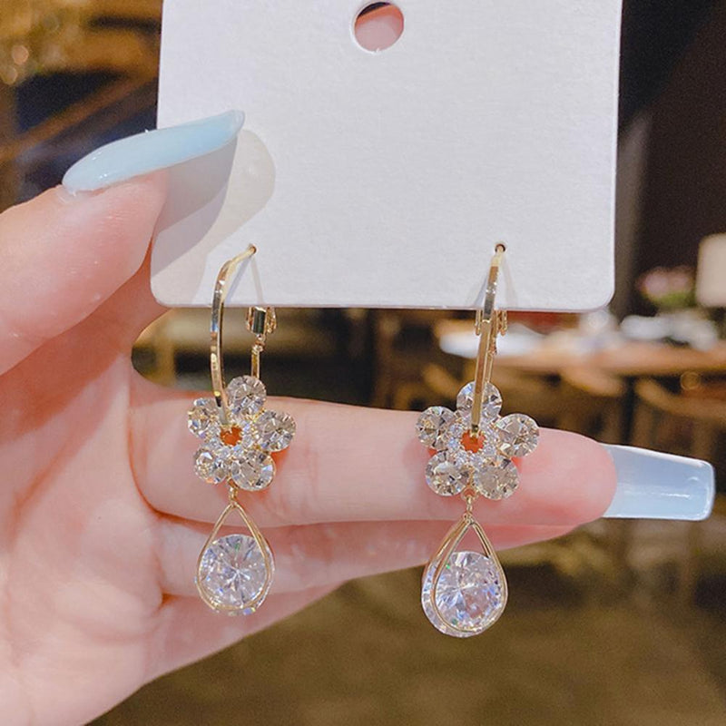 Luxueuze Oorbellen met Bloemenmotief – LunaBloom