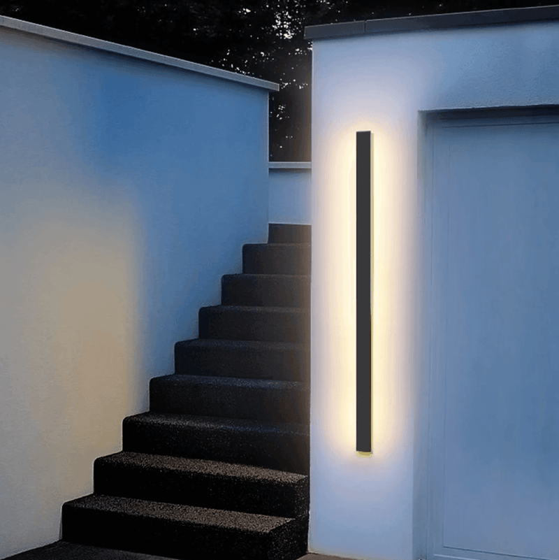 Strakke Verticale LED Wandlamp – Weerbestendige Buiten Elegantie